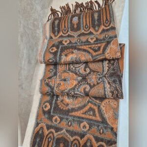 D&Y Scarf Womens Paisley Softer Than Cashmere? Fringe Hem In Browns Colors